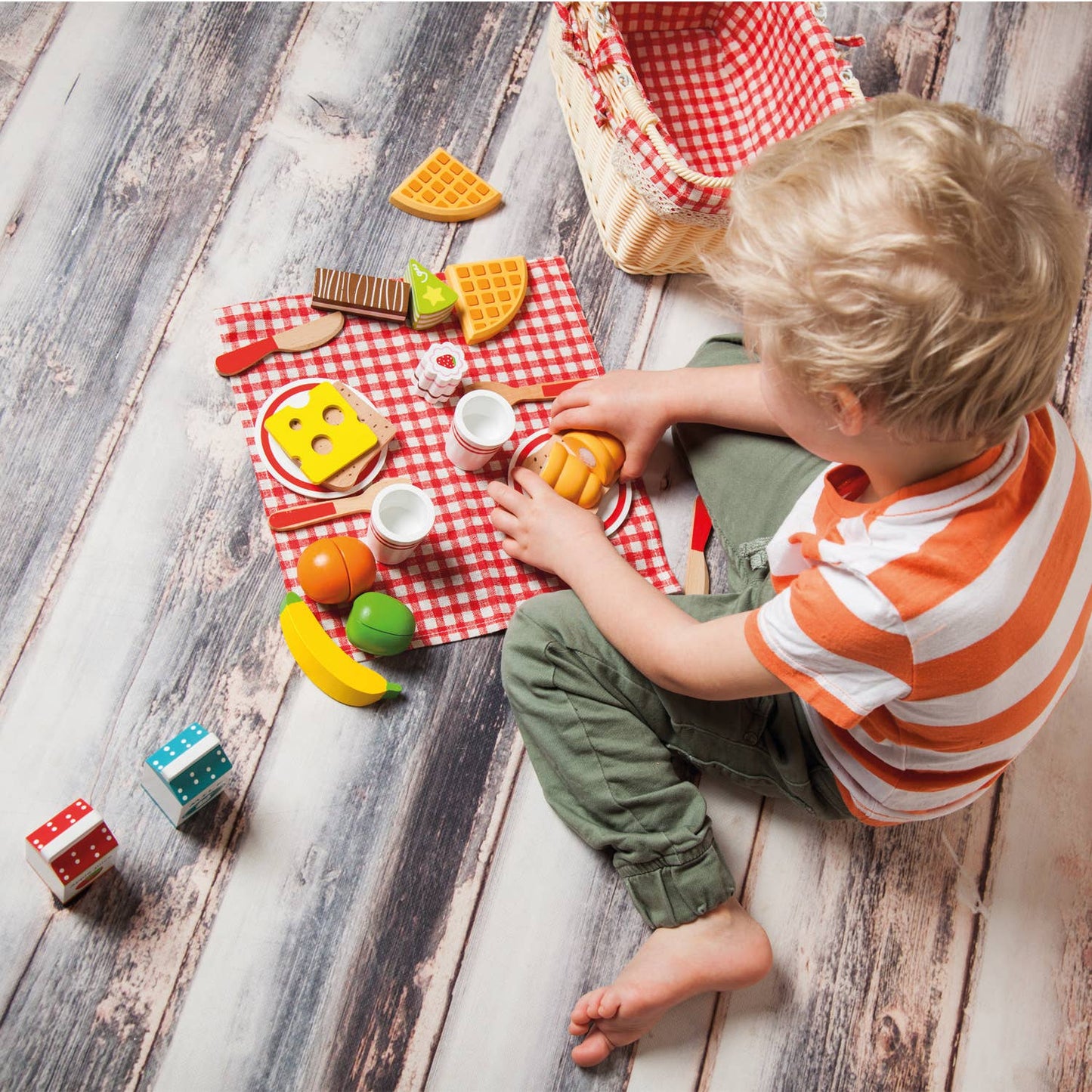 New Classic Toys - Picnic basket