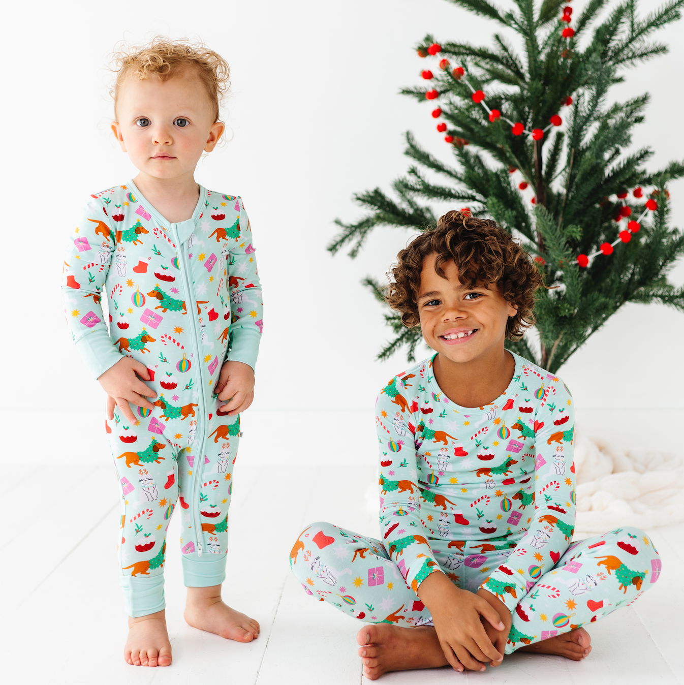 Bird & Bean® - Kids Bamboo Pajamas -Festive Friends Christmas Pajamas