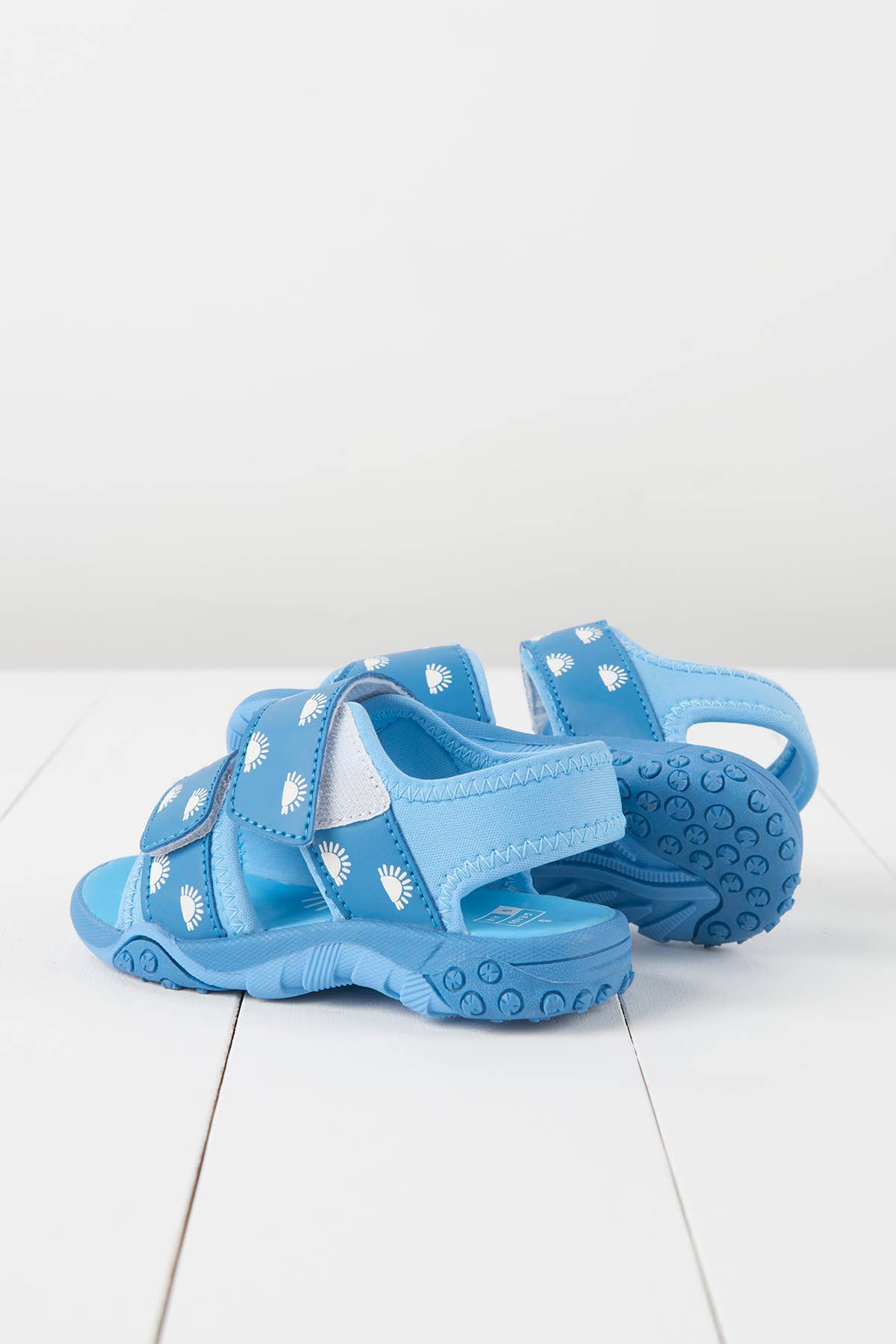 Grass & Air - Colour Changing Sandals - Blue