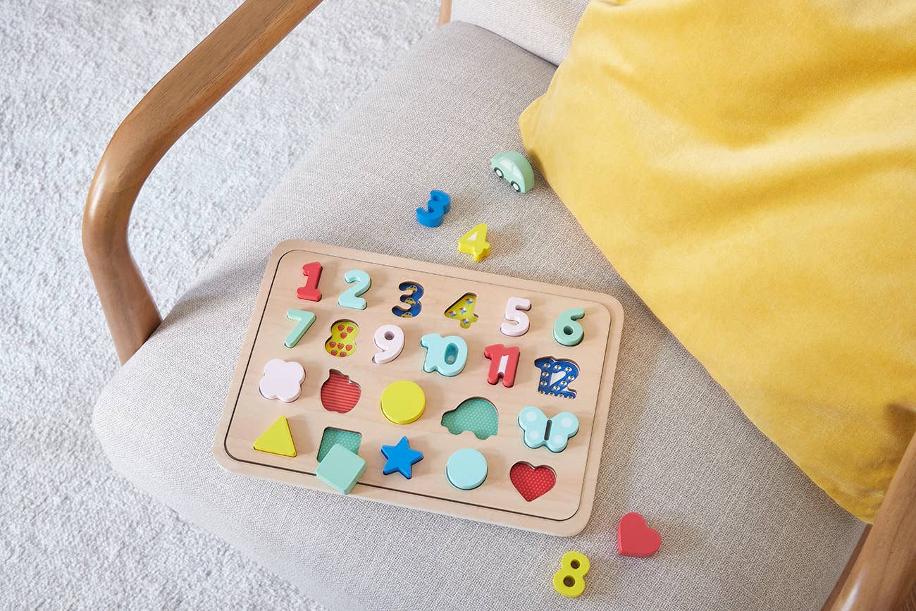 Chronicle Books - Wooden Tray Puzzle - Numbers, Shapes, Colors