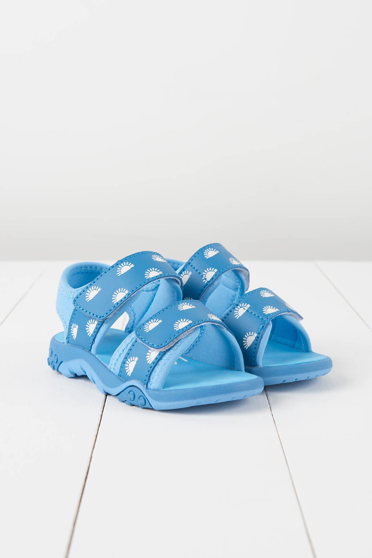 Grass & Air - Colour Changing Sandals - Blue