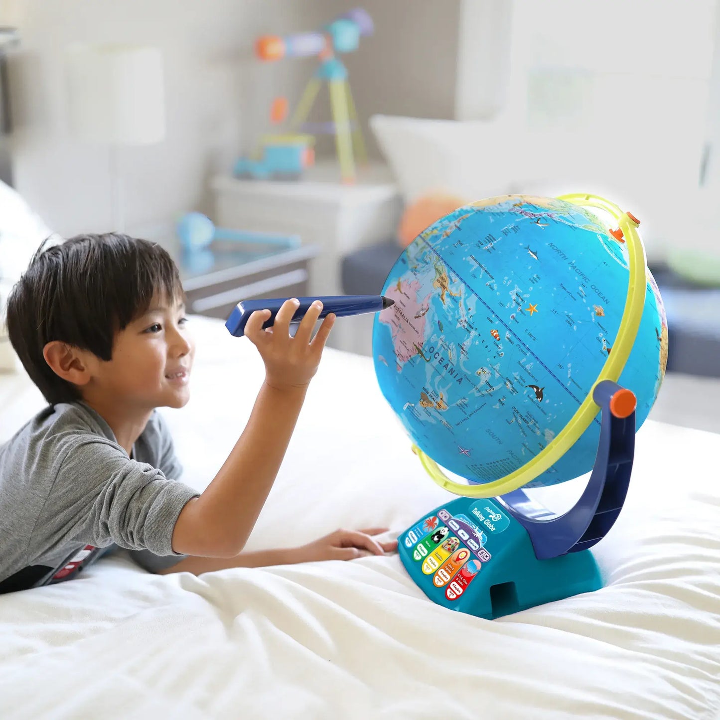 Learning Resources - Geosafari® Jr. Talking Globe™