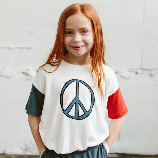 Goumi - Graphic Tee - Peace