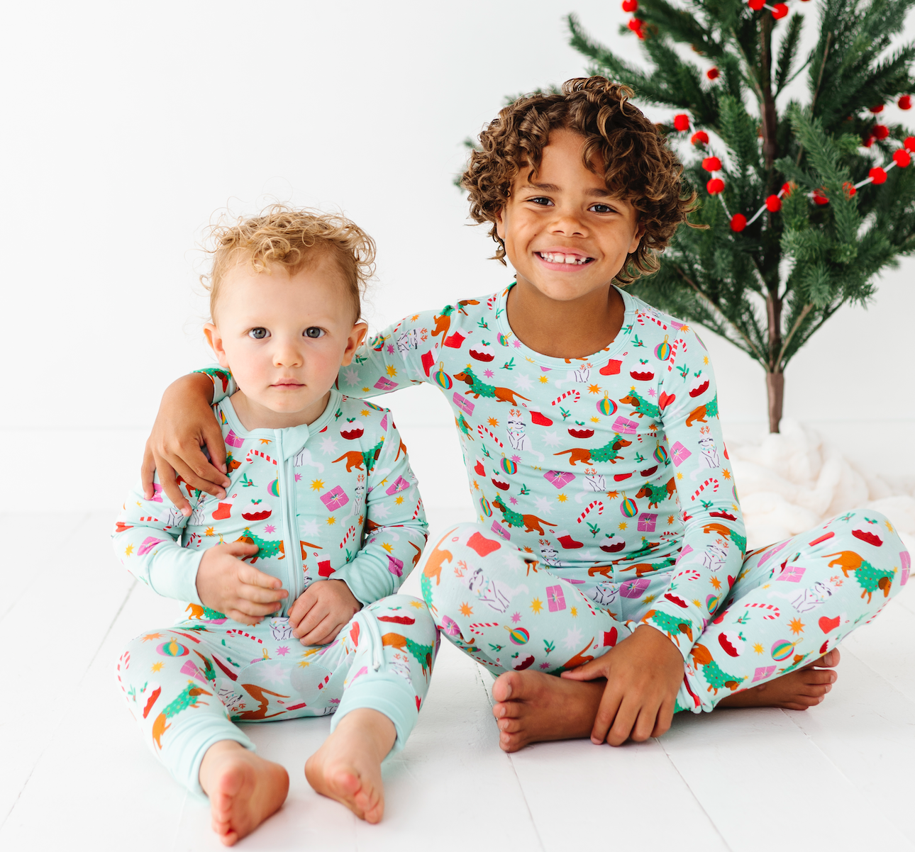 Bird & Bean® - Kids Bamboo Pajamas -Festive Friends Christmas Pajamas