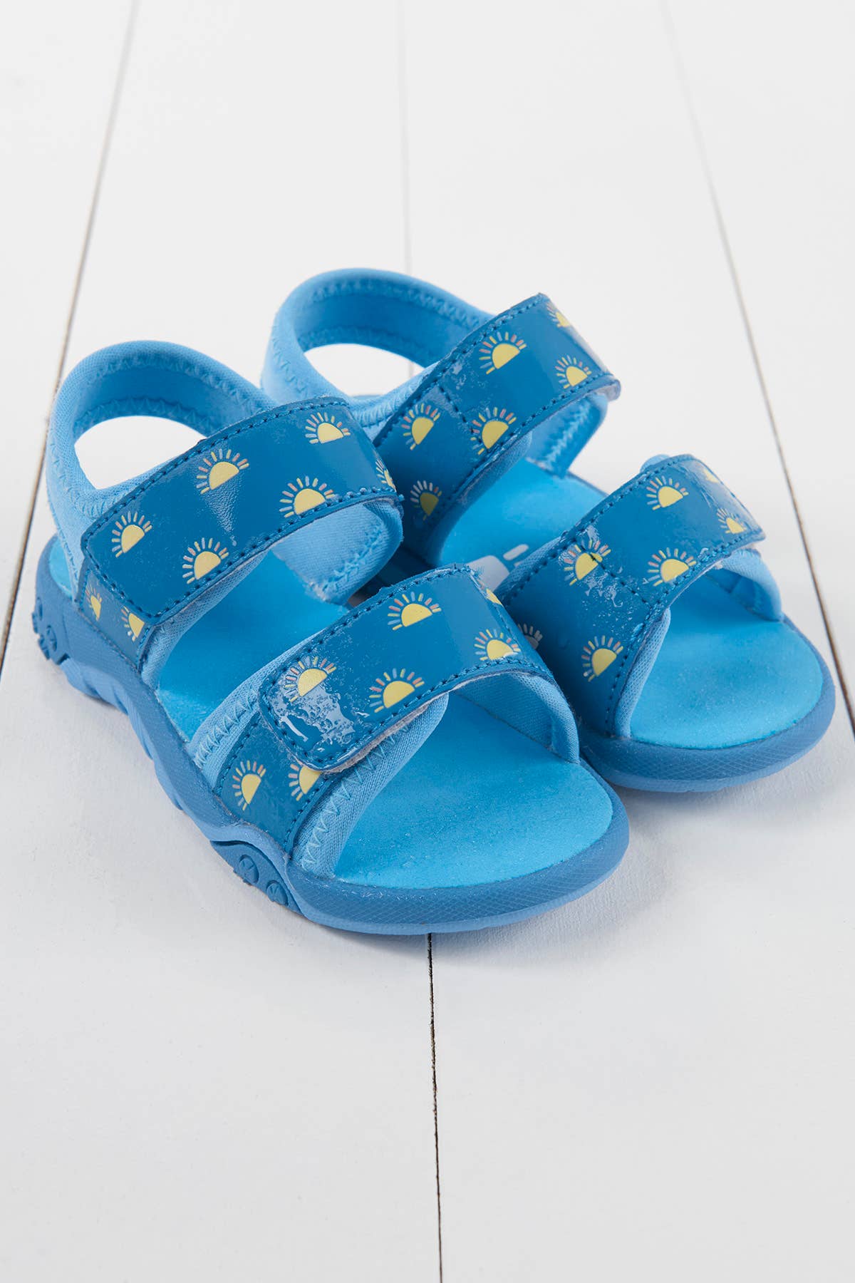 Grass & Air - Colour Changing Sandals - Blue