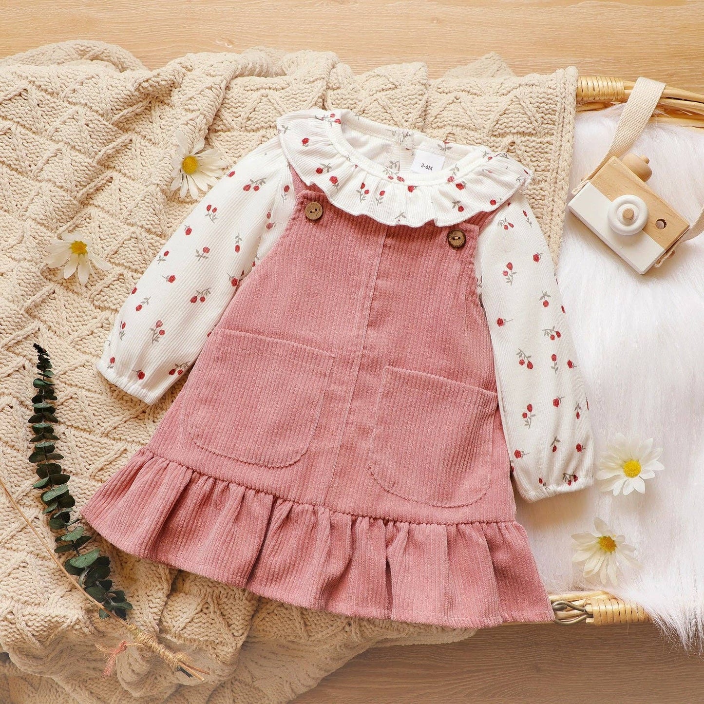 PatPat - 2pcs Baby Floral  Ruffle   Corduroy Romper and   Dress Set